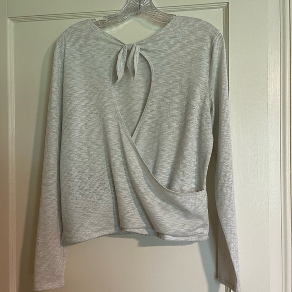 Light Gray Long Sleeve Top - Picture 2 of 4